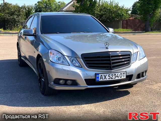 Серый Мерседес Е-Класс, объемом двигателя 2.1 л и пробегом 28500 тыс. км за 13500 $, фото 1 на Automoto.ua