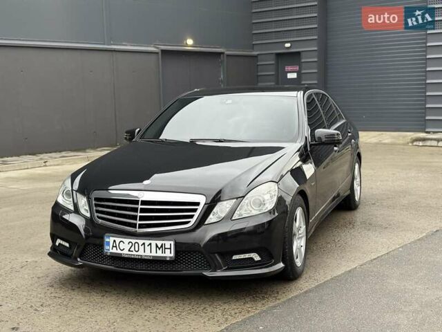 Серый Мерседес Е-Класс, объемом двигателя 2.1 л и пробегом 241 тыс. км за 10950 $, фото 1 на Automoto.ua
