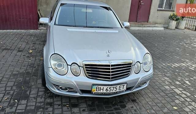 Сірий Мерседес Е-Клас, об'ємом двигуна 3 л та пробігом 173 тис. км за 9900 $, фото 1 на Automoto.ua