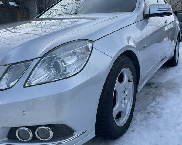 Сірий Мерседес Е-Клас, об'ємом двигуна 2.14 л та пробігом 190 тис. км за 12500 $, фото 1 на Automoto.ua