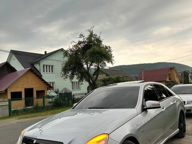 Серый Мерседес Е-Класс, объемом двигателя 3 л и пробегом 400 тыс. км за 12500 $, фото 1 на Automoto.ua