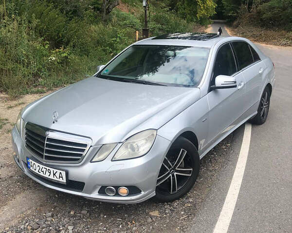 Серый Мерседес Е-Класс, объемом двигателя 2.1 л и пробегом 393 тыс. км за 9500 $, фото 1 на Automoto.ua