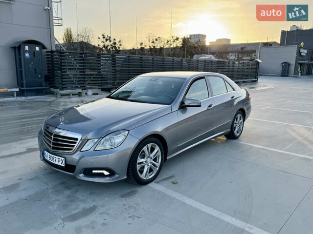 Серый Мерседес Е-Класс, объемом двигателя 2.14 л и пробегом 245 тыс. км за 11900 $, фото 1 на Automoto.ua