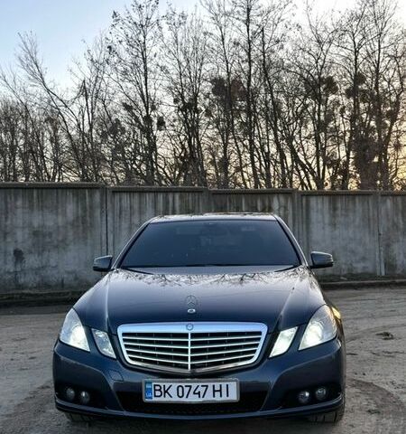 Сірий Мерседес Е-Клас, об'ємом двигуна 2.2 л та пробігом 230 тис. км за 11600 $, фото 1 на Automoto.ua
