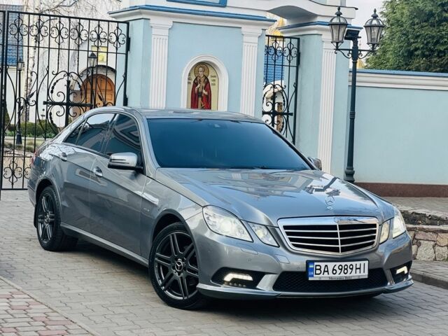 Серый Мерседес Е-Класс, объемом двигателя 2.1 л и пробегом 320 тыс. км за 9900 $, фото 1 на Automoto.ua