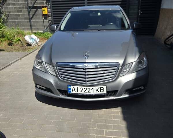 Сірий Мерседес Е-Клас, об'ємом двигуна 3.5 л та пробігом 121 тис. км за 14900 $, фото 1 на Automoto.ua