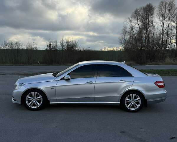 Сірий Мерседес Е-Клас, об'ємом двигуна 2.2 л та пробігом 325 тис. км за 12400 $, фото 1 на Automoto.ua