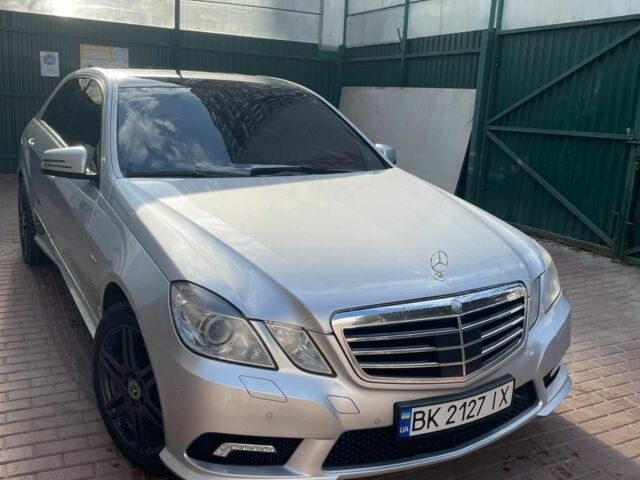 Сірий Мерседес Е-Клас, об'ємом двигуна 3 л та пробігом 308 тис. км за 13200 $, фото 1 на Automoto.ua