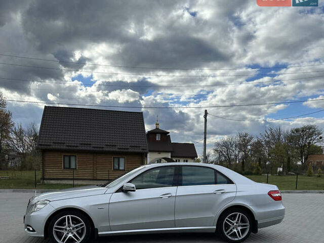 Сірий Мерседес Е-Клас, об'ємом двигуна 1.8 л та пробігом 117 тис. км за 12500 $, фото 1 на Automoto.ua