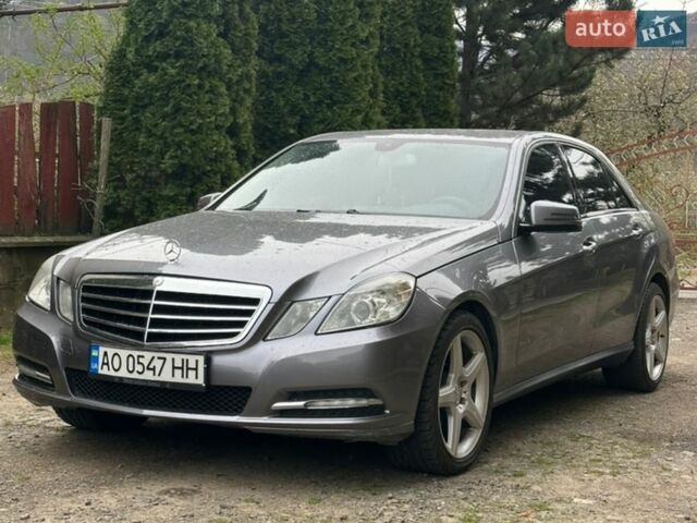 Сірий Мерседес Е-Клас, об'ємом двигуна 2.2 л та пробігом 350 тис. км за 9500 $, фото 1 на Automoto.ua