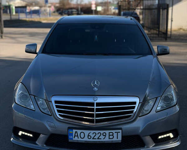 Серый Мерседес Е-Класс, объемом двигателя 0 л и пробегом 322 тыс. км за 10800 $, фото 1 на Automoto.ua