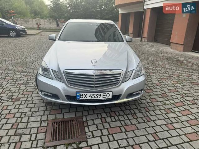 Серый Мерседес Е-Класс, объемом двигателя 1.8 л и пробегом 249 тыс. км за 12500 $, фото 1 на Automoto.ua