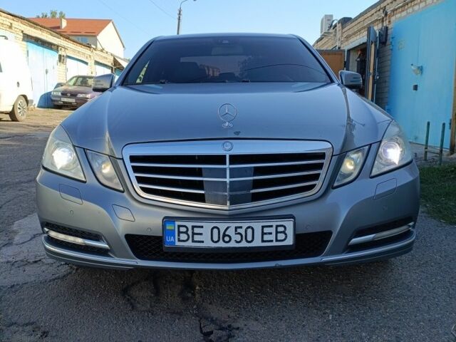 Сірий Мерседес Е-Клас, об'ємом двигуна 2.1 л та пробігом 230 тис. км за 12200 $, фото 1 на Automoto.ua
