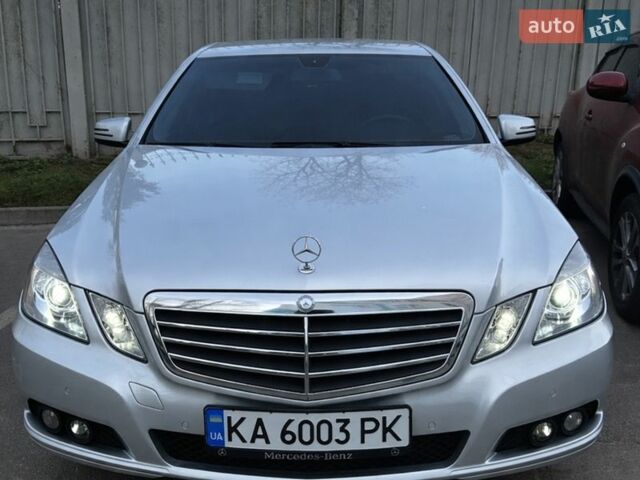Сірий Мерседес Е-Клас, об'ємом двигуна 2.2 л та пробігом 328 тис. км за 12400 $, фото 1 на Automoto.ua