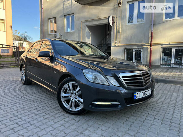 Сірий Мерседес Е-Клас, об'ємом двигуна 2.2 л та пробігом 256 тис. км за 13500 $, фото 1 на Automoto.ua