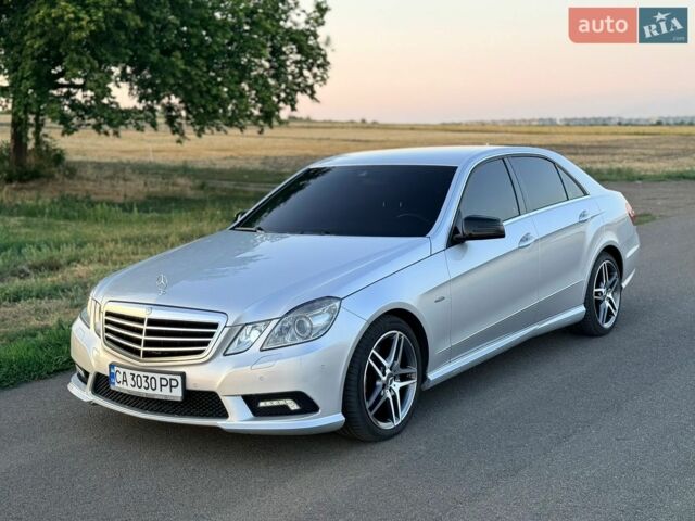 Сірий Мерседес Е-Клас, об'ємом двигуна 2.2 л та пробігом 296 тис. км за 13800 $, фото 1 на Automoto.ua