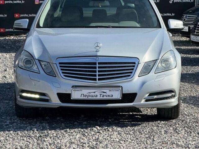 Серый Мерседес Е-Класс, объемом двигателя 1.8 л и пробегом 211 тыс. км за 12000 $, фото 1 на Automoto.ua