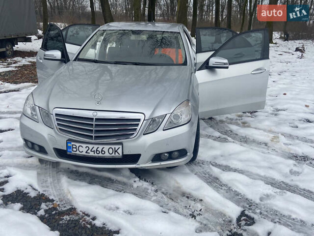 Сірий Мерседес Е-Клас, об'ємом двигуна 2.14 л та пробігом 209 тис. км за 11000 $, фото 1 на Automoto.ua