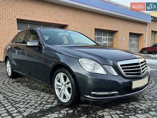 Сірий Мерседес Е-Клас, об'ємом двигуна 2.2 л та пробігом 218 тис. км за 15499 $, фото 1 на Automoto.ua