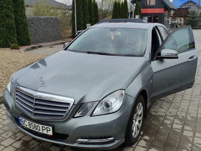 Серый Мерседес Е-Класс, объемом двигателя 2.1 л и пробегом 394 тыс. км за 10500 $, фото 1 на Automoto.ua