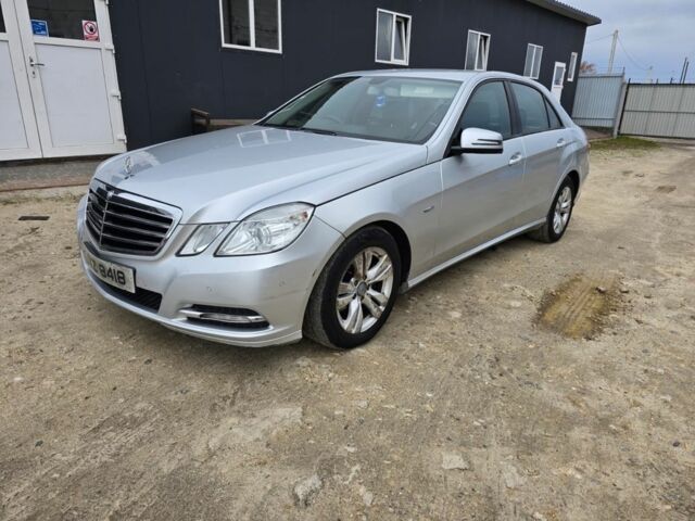Мерседес Е-Клас 2012 у Львові на Automoto.ua Сірий Мерседес Е-Клас, об'ємом двигуна 2.2 л та пробігом 200 тис. км за 5200 $, фото 1 на Automoto.ua