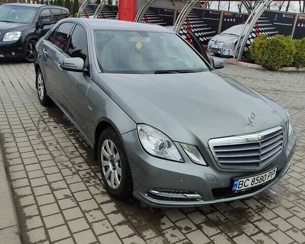 Сірий Мерседес Е-Клас, об'ємом двигуна 2.1 л та пробігом 394 тис. км за 10500 $, фото 1 на Automoto.ua