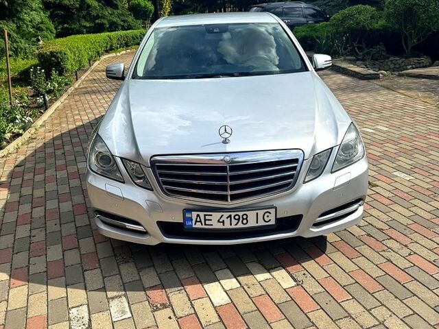 Сірий Мерседес Е-Клас, об'ємом двигуна 1.8 л та пробігом 280 тис. км за 8500 $, фото 1 на Automoto.ua