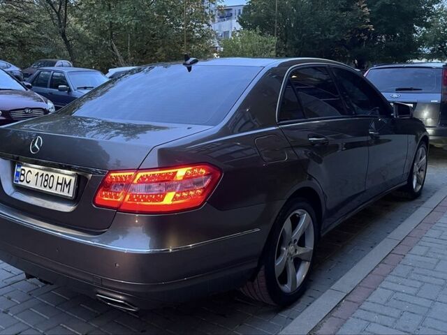 Сірий Мерседес Е-Клас, об'ємом двигуна 2.1 л та пробігом 290 тис. км за 12539 $, фото 1 на Automoto.ua
