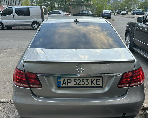Серый Мерседес Е-Класс, объемом двигателя 2.14 л и пробегом 600 тыс. км за 10000 $, фото 1 на Automoto.ua