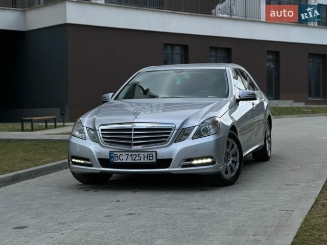 Серый Мерседес Е-Класс, объемом двигателя 2.2 л и пробегом 275 тыс. км за 11100 $, фото 1 на Automoto.ua