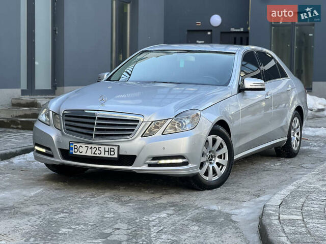 Сірий Мерседес Е-Клас, об'ємом двигуна 2.2 л та пробігом 275 тис. км за 12000 $, фото 1 на Automoto.ua
