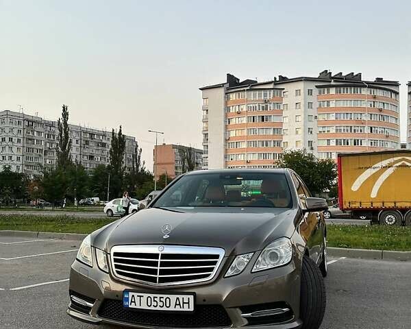 Серый Мерседес Е-Класс, объемом двигателя 2.2 л и пробегом 247 тыс. км за 21000 $, фото 1 на Automoto.ua