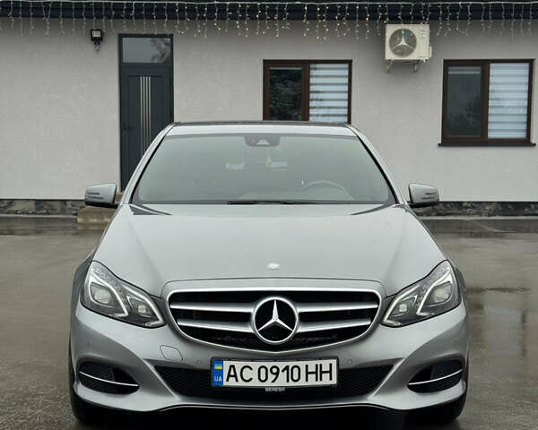 Серый Мерседес Е-Класс, объемом двигателя 2.14 л и пробегом 230 тыс. км за 18000 $, фото 1 на Automoto.ua