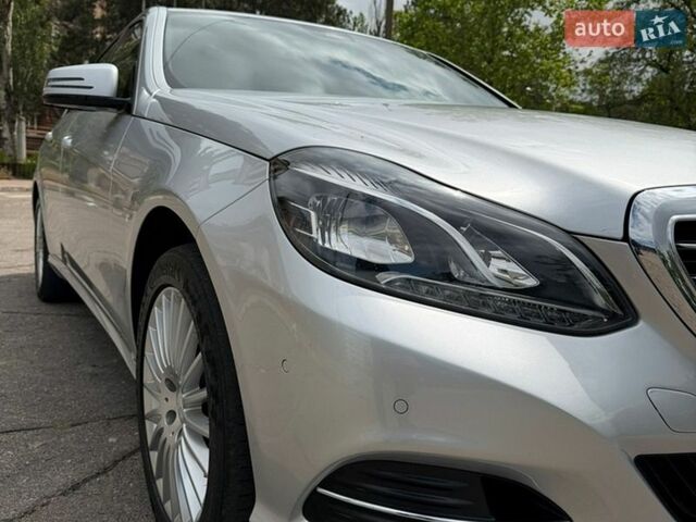 Сірий Мерседес Е-Клас, об'ємом двигуна 2.14 л та пробігом 97 тис. км за 20599 $, фото 1 на Automoto.ua