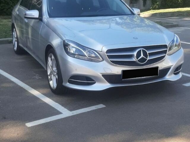 Серый Мерседес Е-Класс, объемом двигателя 2.2 л и пробегом 214 тыс. км за 15800 $, фото 1 на Automoto.ua