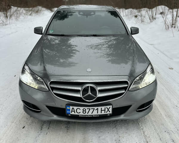 Сірий Мерседес Е-Клас, об'ємом двигуна 2.2 л та пробігом 327 тис. км за 16900 $, фото 1 на Automoto.ua