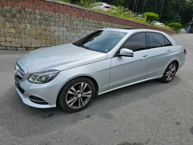 Серый Мерседес Е-Класс, объемом двигателя 2.2 л и пробегом 130 тыс. км за 4300 $, фото 1 на Automoto.ua