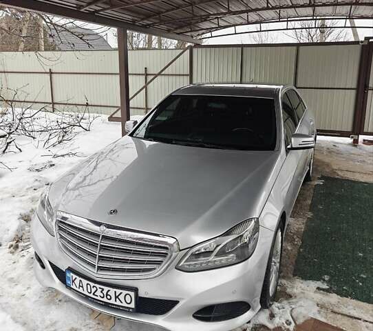 Серый Мерседес Е-Класс, объемом двигателя 2.1 л и пробегом 152 тыс. км за 18500 $, фото 1 на Automoto.ua