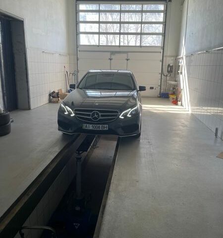 Сірий Мерседес Е-Клас, об'ємом двигуна 3.49 л та пробігом 257 тис. км за 22000 $, фото 1 на Automoto.ua