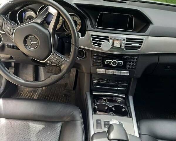 Серый Мерседес Е-Класс, объемом двигателя 2.2 л и пробегом 230 тыс. км за 19000 $, фото 1 на Automoto.ua