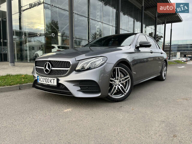 Серый Мерседес Е-Класс, объемом двигателя 3 л и пробегом 122 тыс. км за 37500 $, фото 1 на Automoto.ua