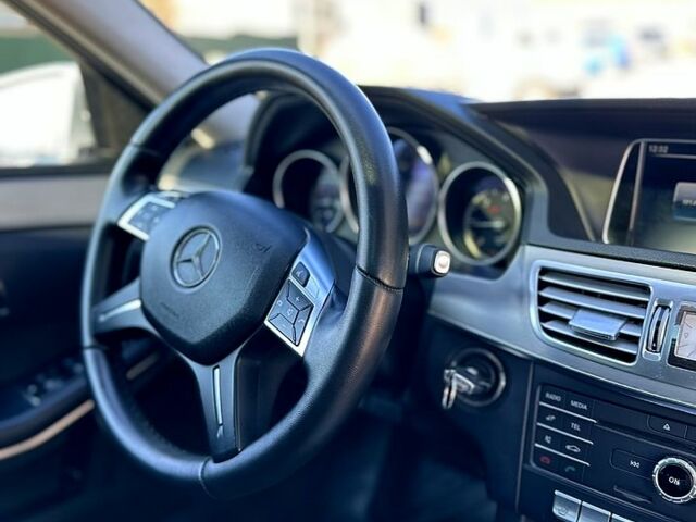 Серый Мерседес Е-Класс, объемом двигателя 2.1 л и пробегом 441 тыс. км за 14500 $, фото 1 на Automoto.ua