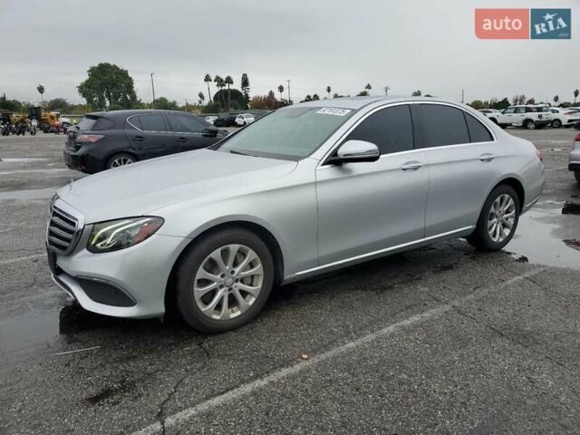 Серый Мерседес Е-Класс, объемом двигателя 2 л и пробегом 133 тыс. км за 6000 $, фото 1 на Automoto.ua