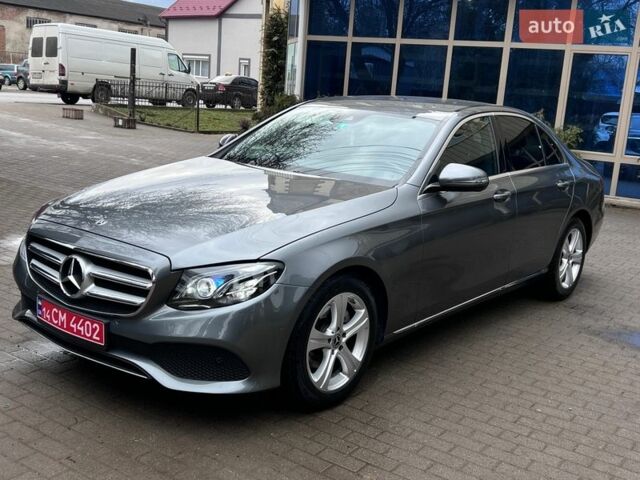 Серый Мерседес Е-Класс, объемом двигателя 2 л и пробегом 239 тыс. км за 28500 $, фото 1 на Automoto.ua