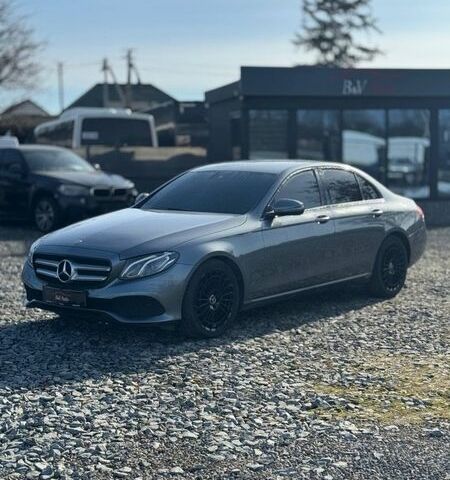 Сірий Мерседес Е-Клас, об'ємом двигуна 1.95 л та пробігом 332 тис. км за 24750 $, фото 1 на Automoto.ua