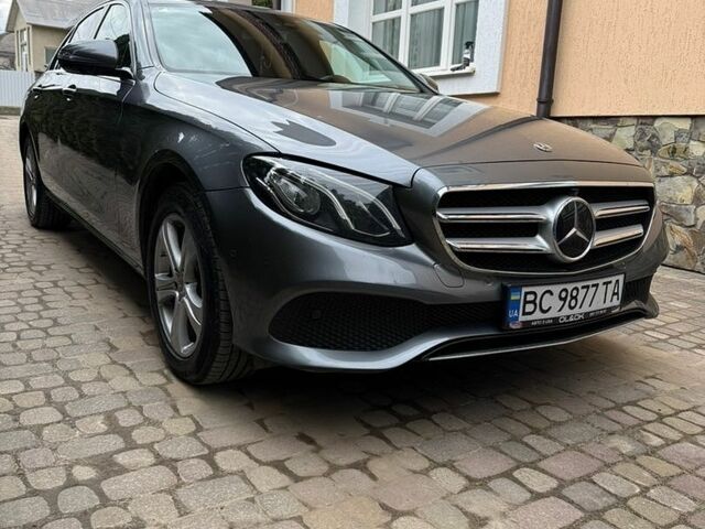 Сірий Мерседес Е-Клас, об'ємом двигуна 2 л та пробігом 257 тис. км за 21950 $, фото 1 на Automoto.ua