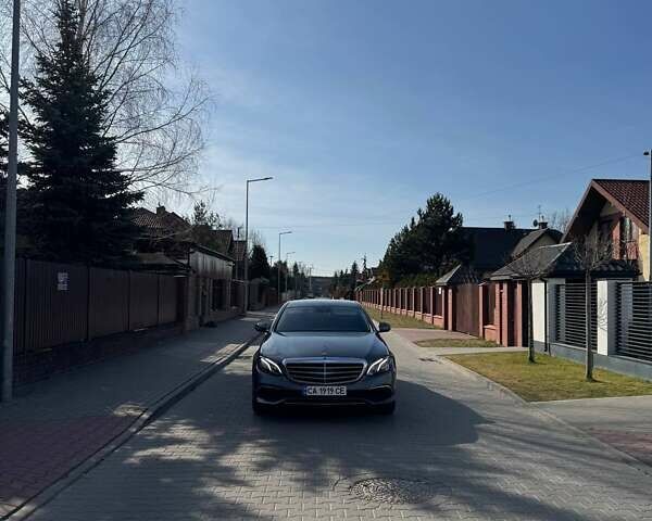 Сірий Мерседес Е-Клас, об'ємом двигуна 2 л та пробігом 278 тис. км за 26900 $, фото 1 на Automoto.ua