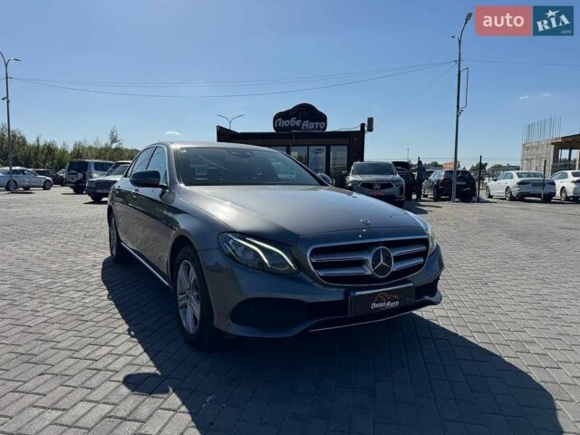Серый Мерседес Е-Класс, объемом двигателя 1.95 л и пробегом 257 тыс. км за 23000 $, фото 1 на Automoto.ua