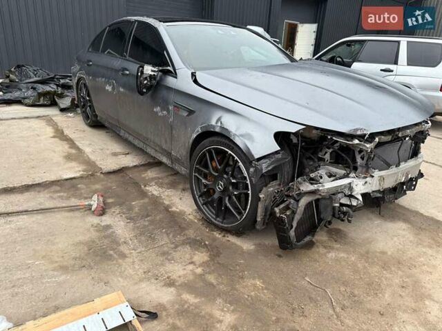 Сірий Мерседес Е-Клас, об'ємом двигуна 3.98 л та пробігом 90 тис. км за 32900 $, фото 1 на Automoto.ua