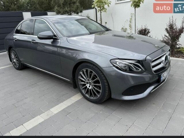 Сірий Мерседес Е-Клас, об'ємом двигуна 1.95 л та пробігом 205 тис. км за 25500 $, фото 1 на Automoto.ua
